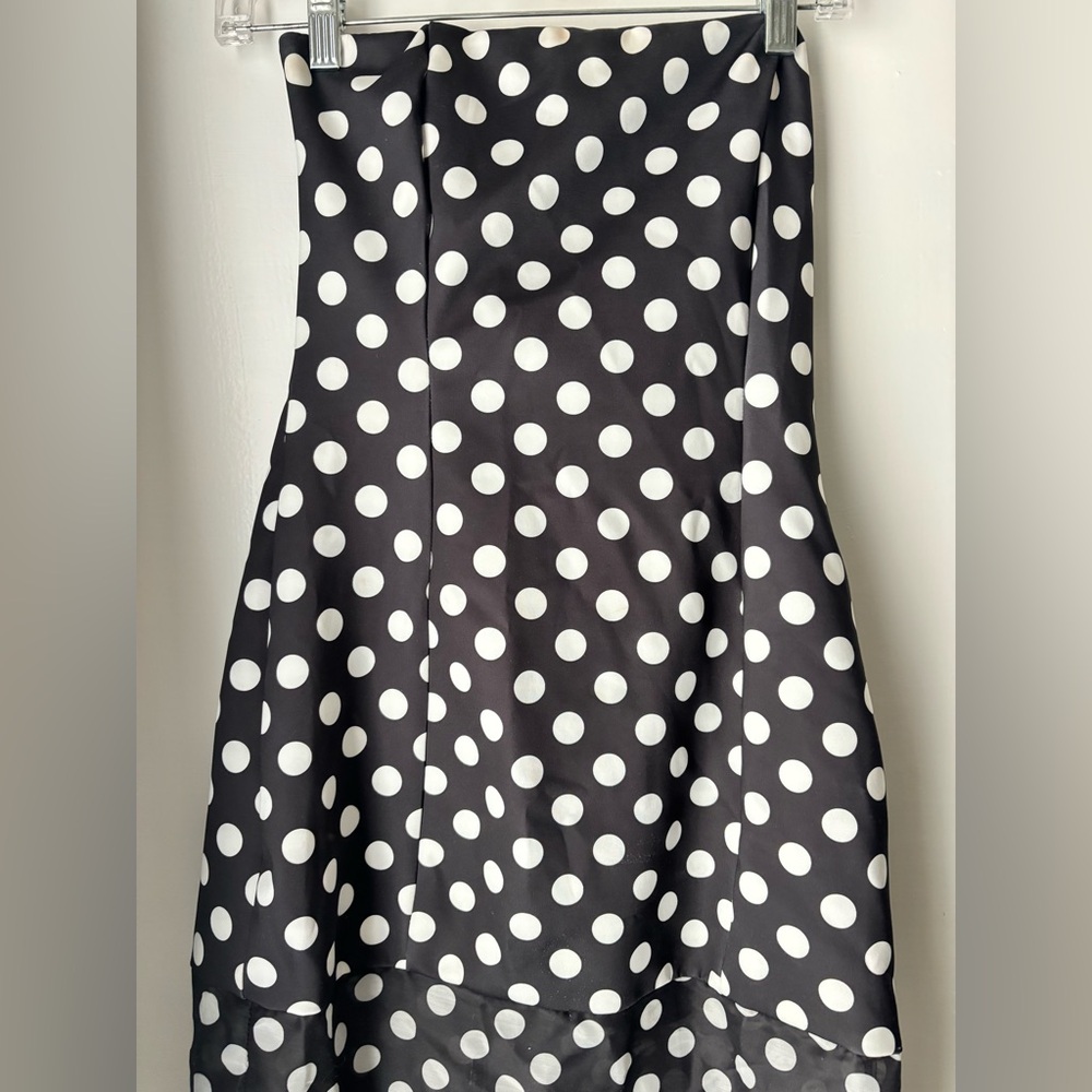 Black and White Polka Dot Strapless Dress SNDYS REVOLVE - Picture 4 of 7